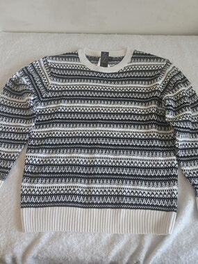 The Slope, XL NWT- black and white Fair Isle pattern -classic crewneck design